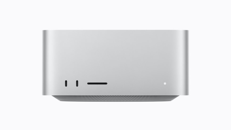 2026년형 Mac Studio 전면, 두 개의 USB-C 포트와 SD 카드 슬롯